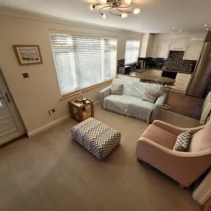  Holiday home The Mumbles - Bungalow - 2 Bedrooms - Pet Friendly